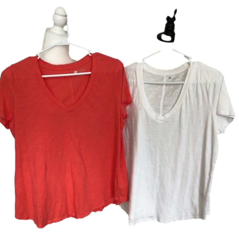 Casual V-Neck Women’s Tee — Red and White
